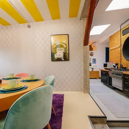 Eclectic Queen Loft *